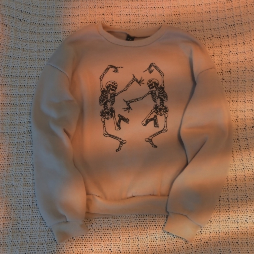 Tan Skeleton crewneck 🖤🦴